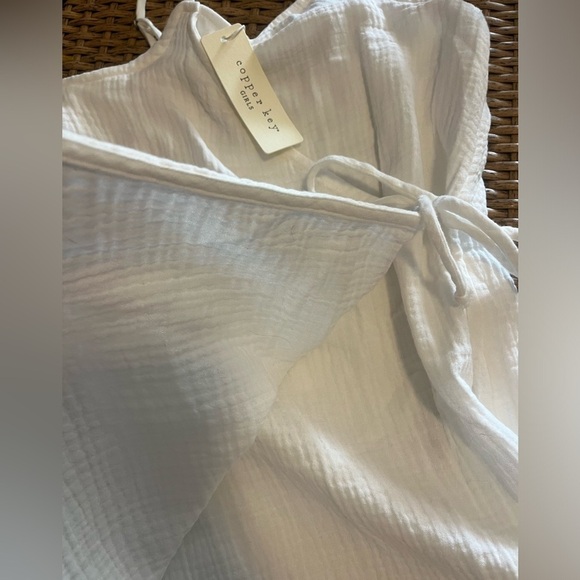 NWT girls white wrap dress. - Picture 4 of 4